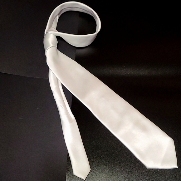 Amani TIe - Picture 2 of 5